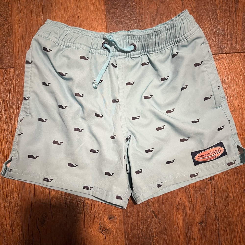 Vineyard Vines Whale Print Rash Guard & Swim Trunks Set Size 4T - Picture 2 of 5